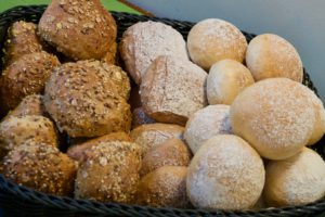 Unsere handwerklichen Brötchen auch am Karfreitag genießen